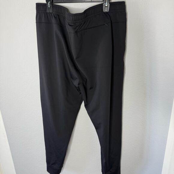 Rhone Spar Jogger in Black - Picture 3 of 5